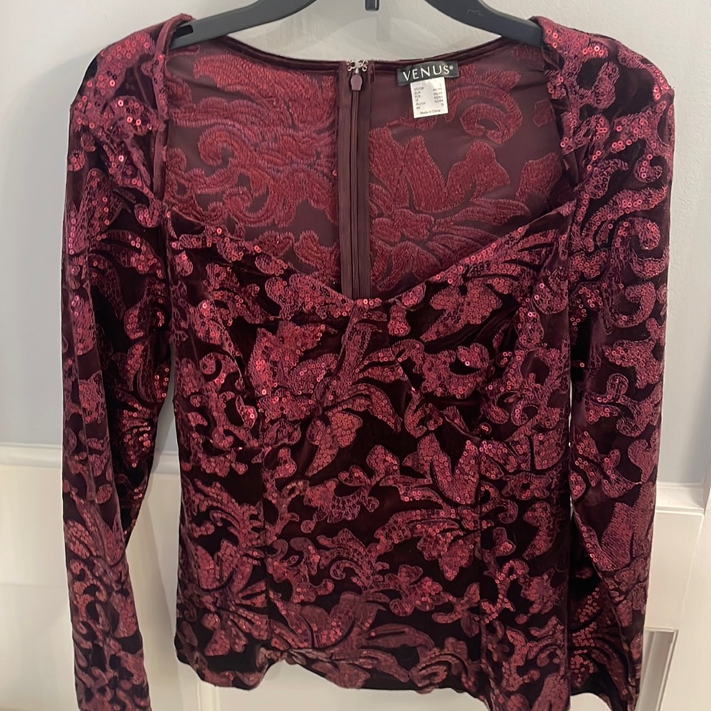 Venus sequin top. Sz large
